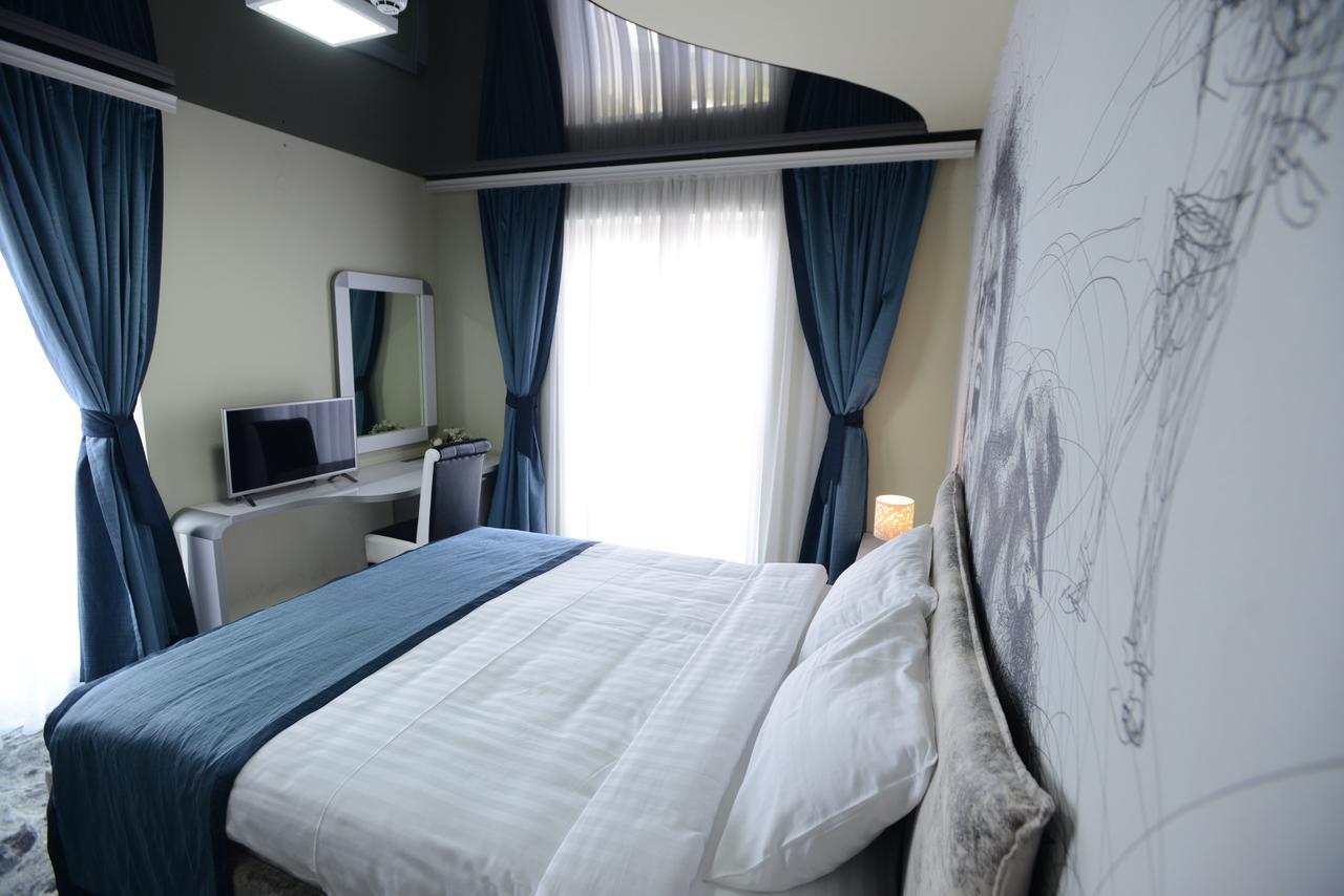 Garni Hotel Hollywoodland Wellness & Aquapark Belgrad Exterior foto