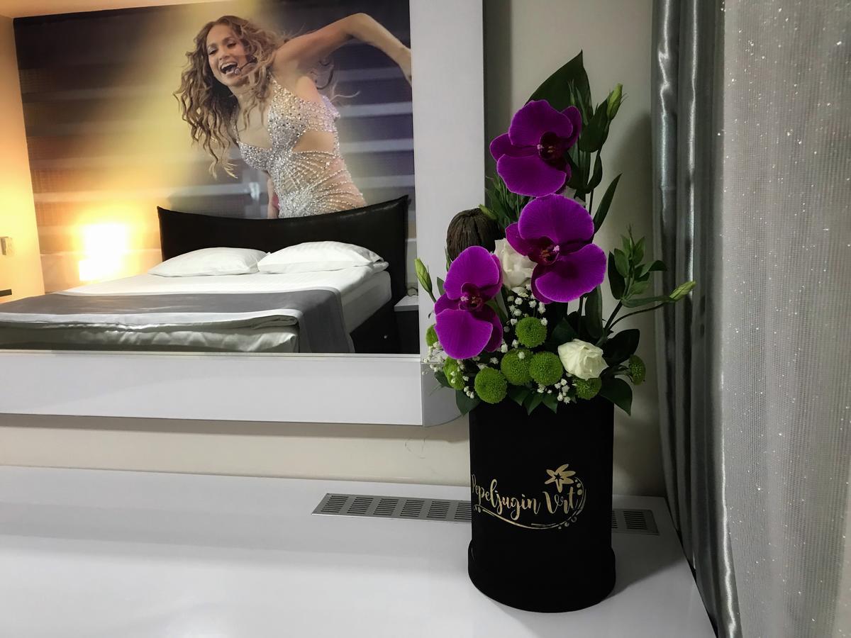 Garni Hotel Hollywoodland Wellness & Aquapark Belgrad Exterior foto