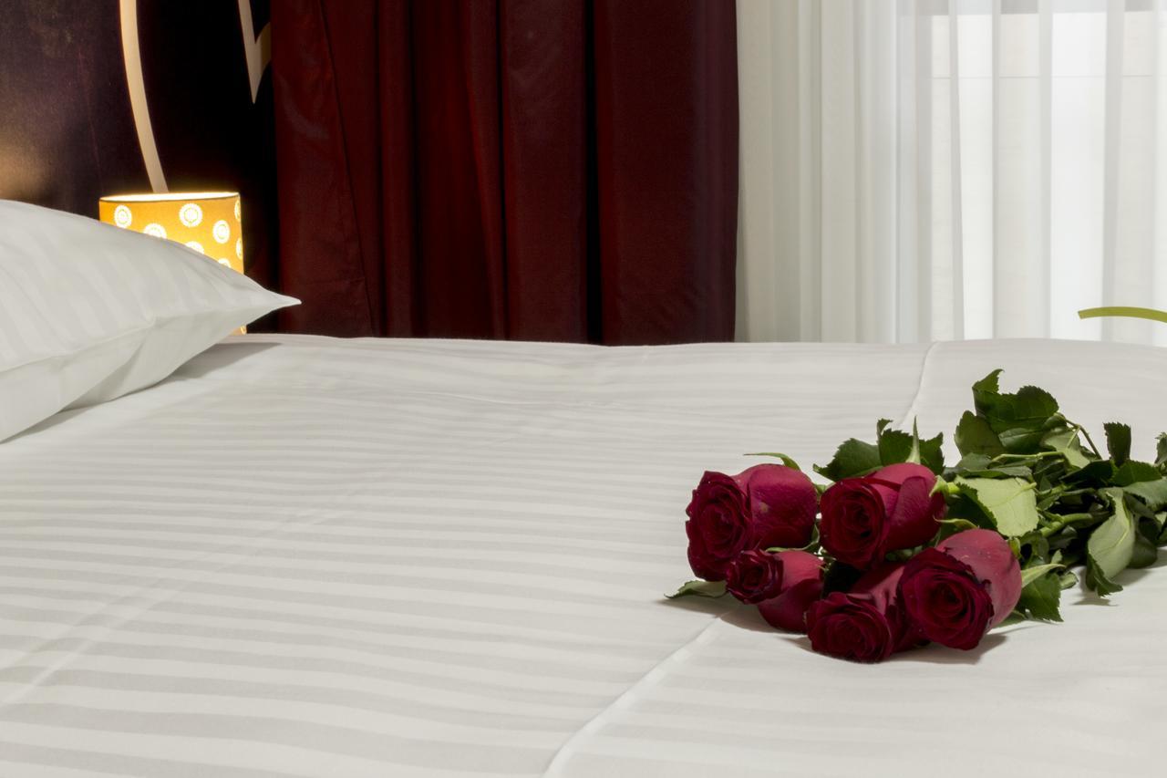 Garni Hotel Hollywoodland Wellness & Aquapark Belgrad Exterior foto