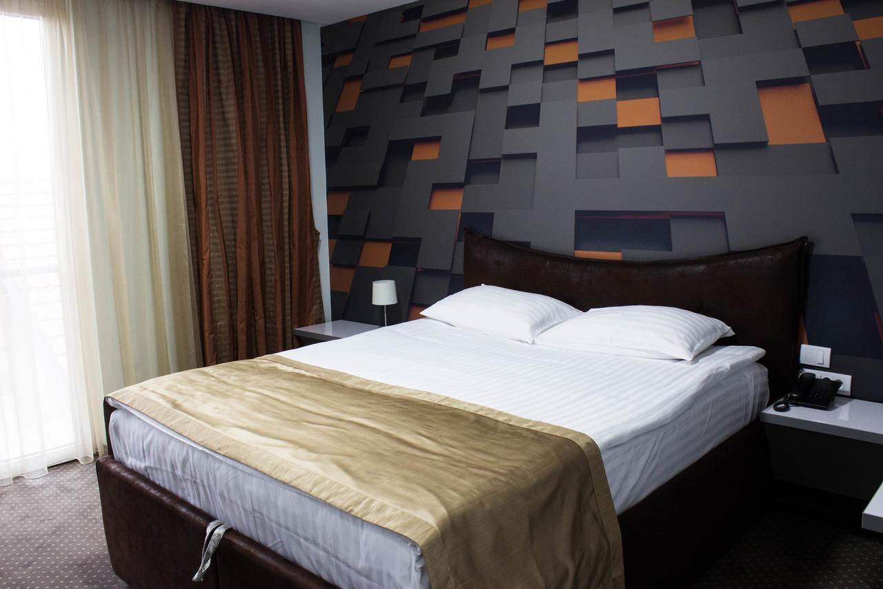 Garni Hotel Hollywoodland Wellness & Aquapark Belgrad Exterior foto