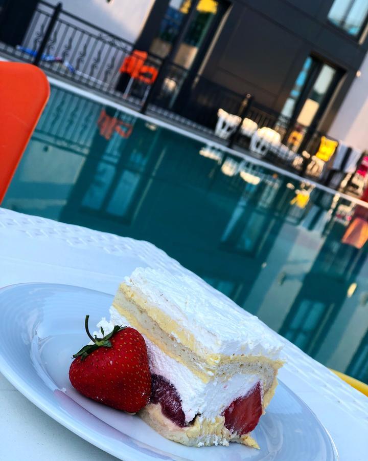 Garni Hotel Hollywoodland Wellness & Aquapark Belgrad Exterior foto